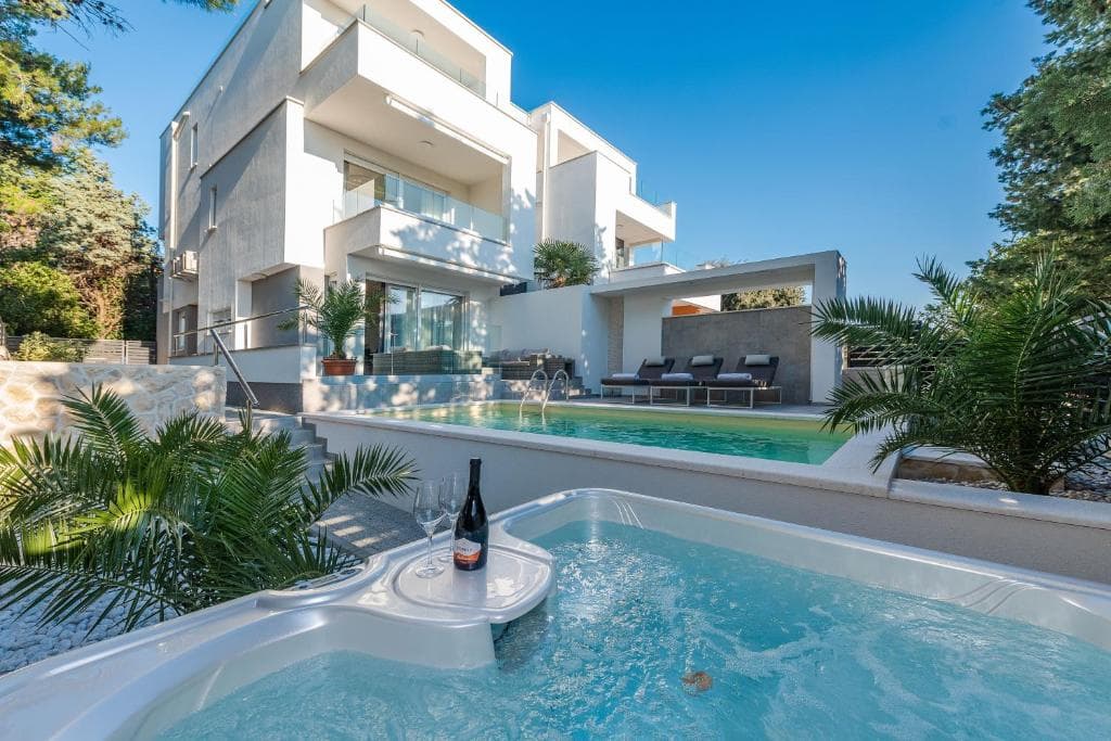 Appartamento Sunset con piscina privata e Jacuzzi